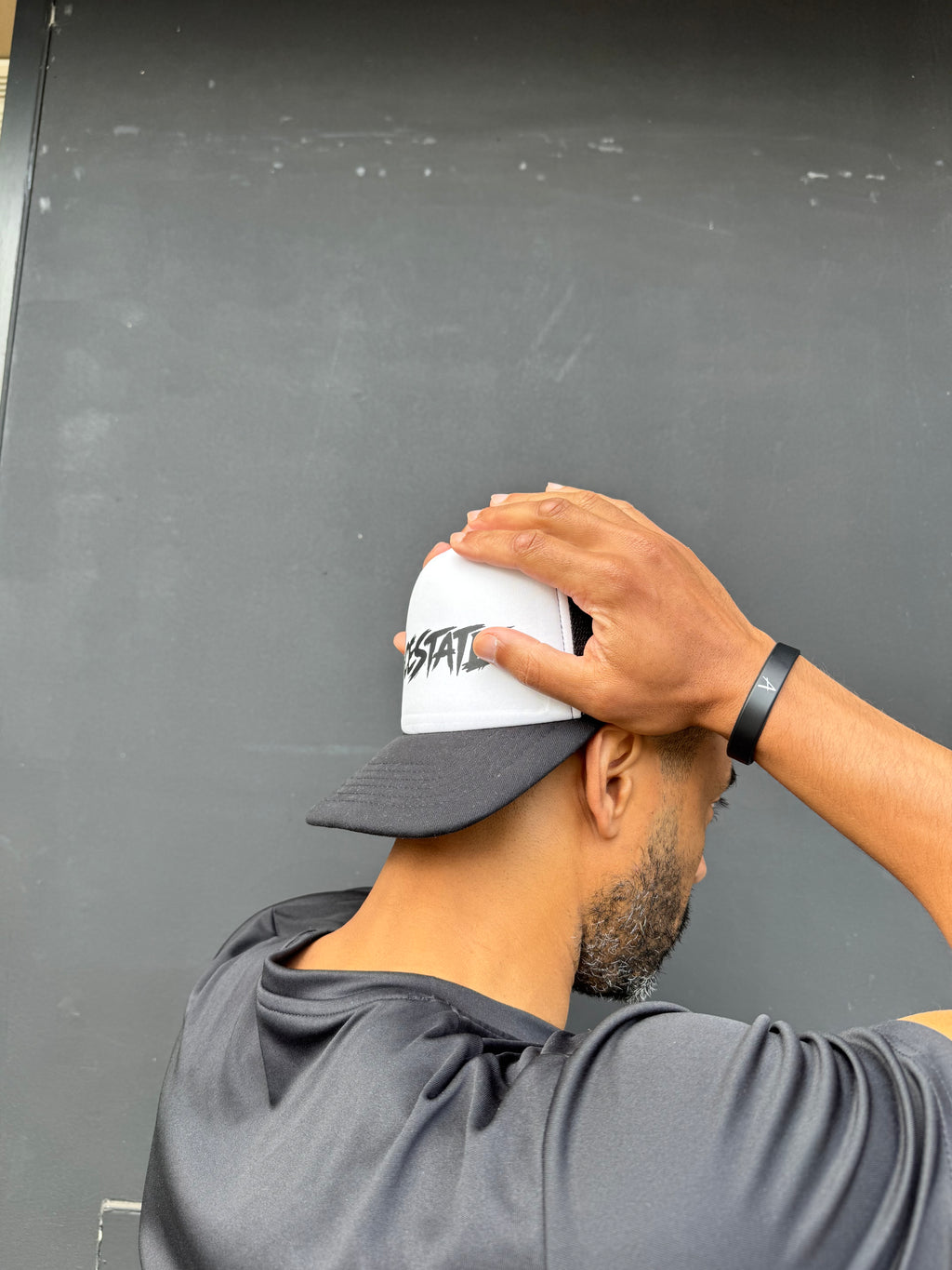 Basicz Trucker Hat [Black/White]