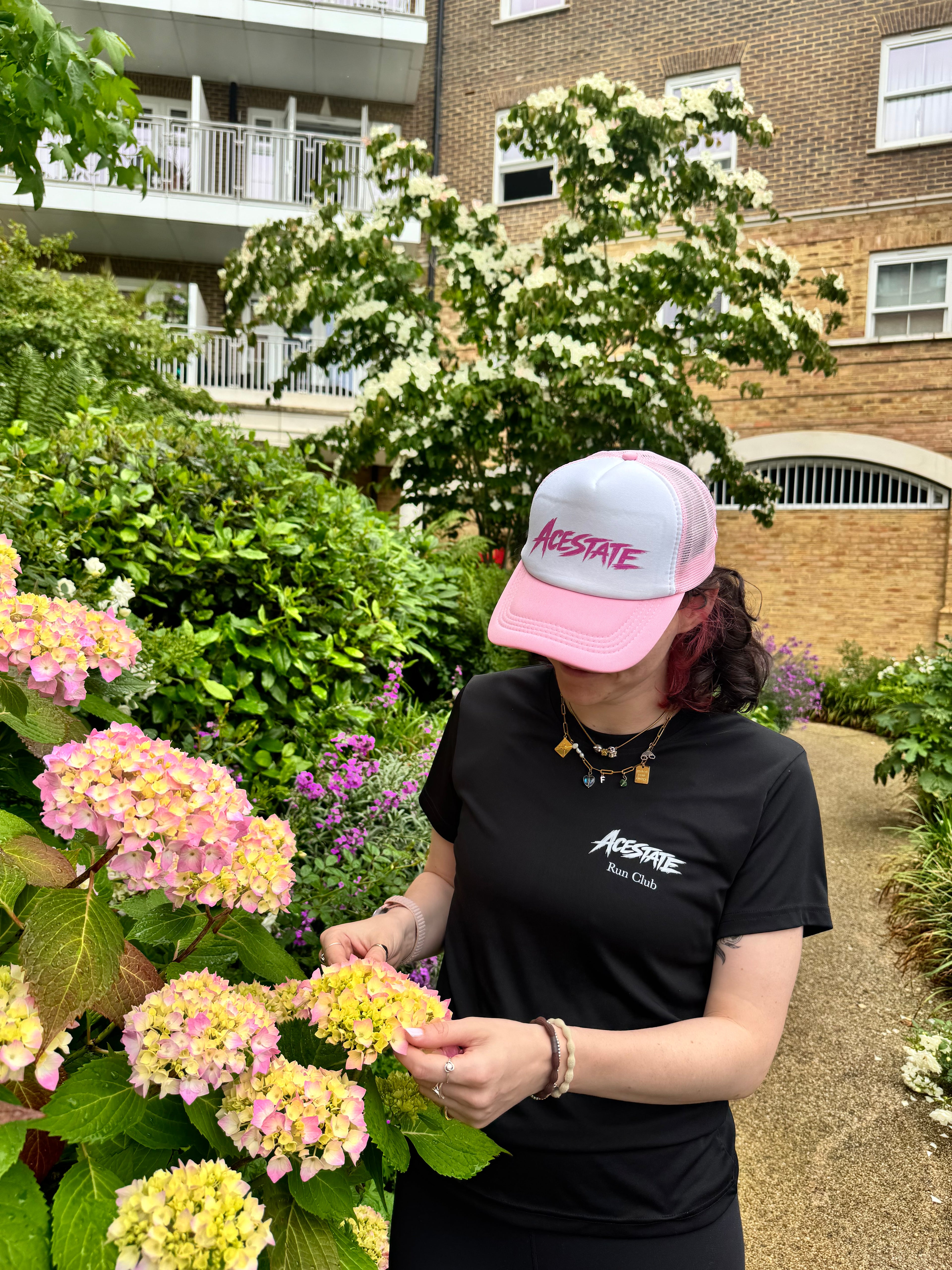 Basicz Trucker Hat [Pink/White]